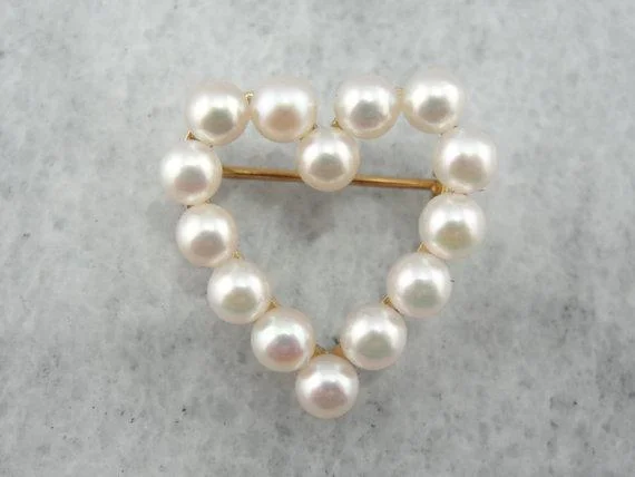 Ladies standout bold brooches -Oh So Sweet Pearl Heart Brooch