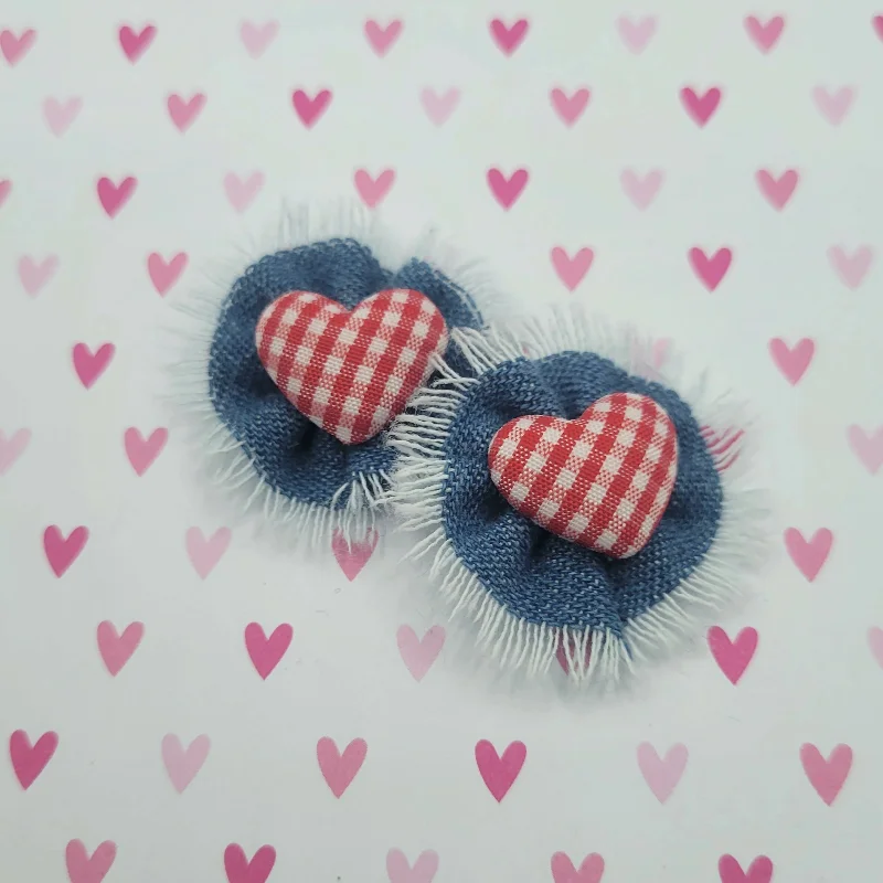 Ladies Earrings Luxe Spark-Jean Rosette Gingham Heart Clip-on Earrings