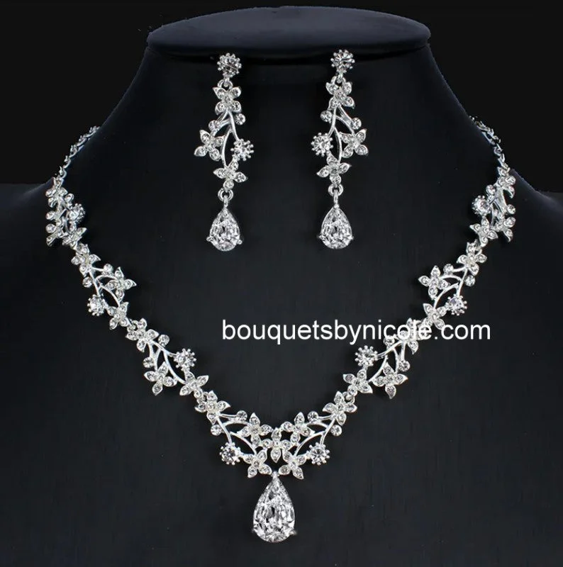 Ladies Earrings for Night Spark-3 Pcs SILVER~GOLD Jewelry Set l Rhinestone Earrings l Necklace l Prom l Wedding  JS-050S