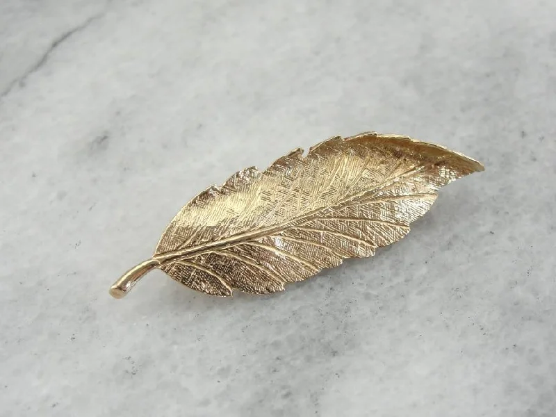 Ladies vintage grace brooches -Naturalistic Leaf or Feather Brooch in Gold