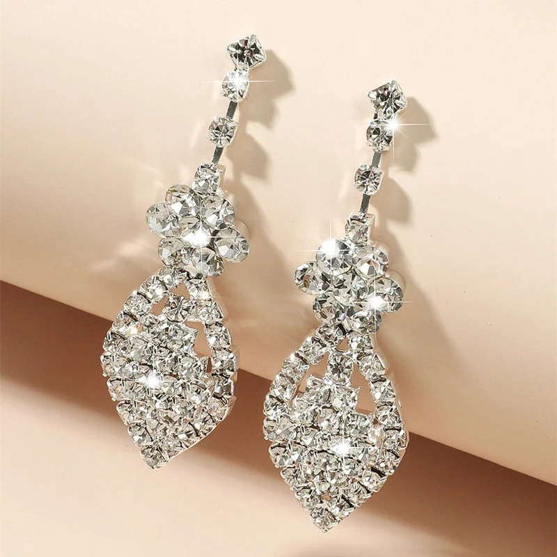 Ladies Earrings for Artist Glow-Chandelier Hanging Pearls Long Tassel Rhinestone Earrings JS-040