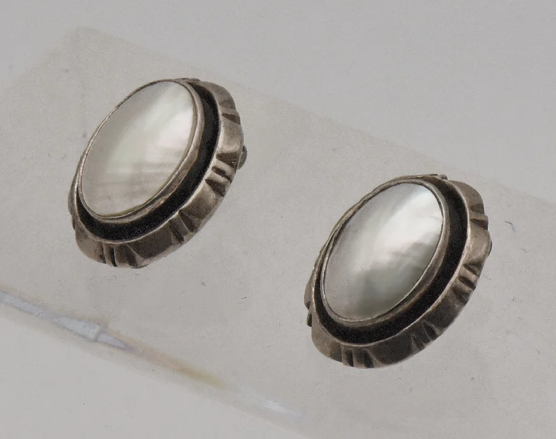 Ladies Earrings Open Glow-Carol Felley - Vintage Sterling Silver Mother of Pearl Clip On Earrings